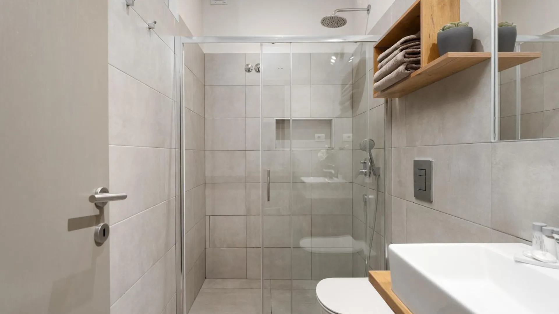 Luxe Studio Mr.M 2 Pula 0*,  Hırvatistan